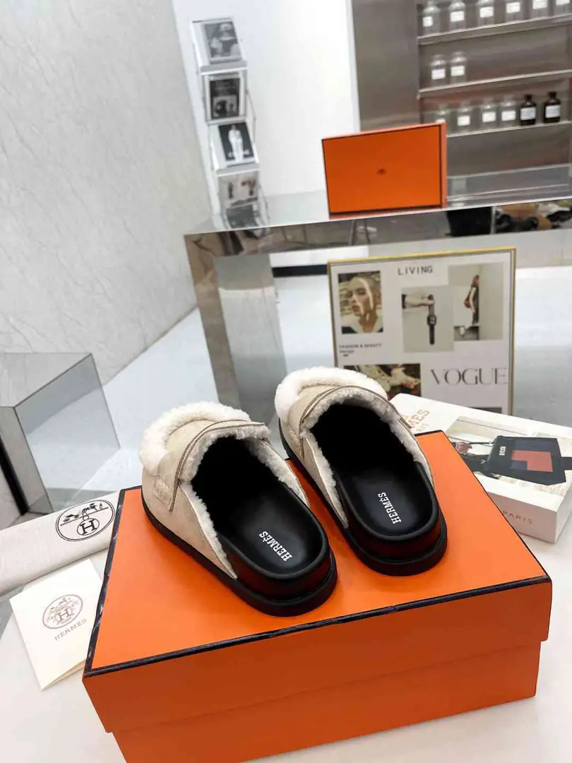 B8198240  爱马仕✨ 勃肯毛毛半拖鞋   码数35-40 gallery