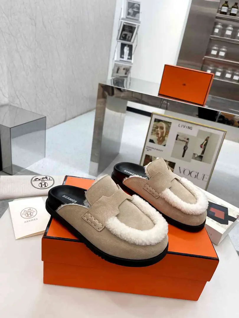 B8198240  爱马仕✨ 勃肯毛毛半拖鞋   码数35-40 gallery
