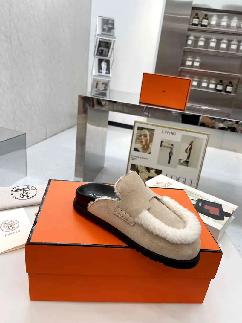 B8198240  爱马仕✨ 勃肯毛毛半拖鞋   码数35-40 gallery