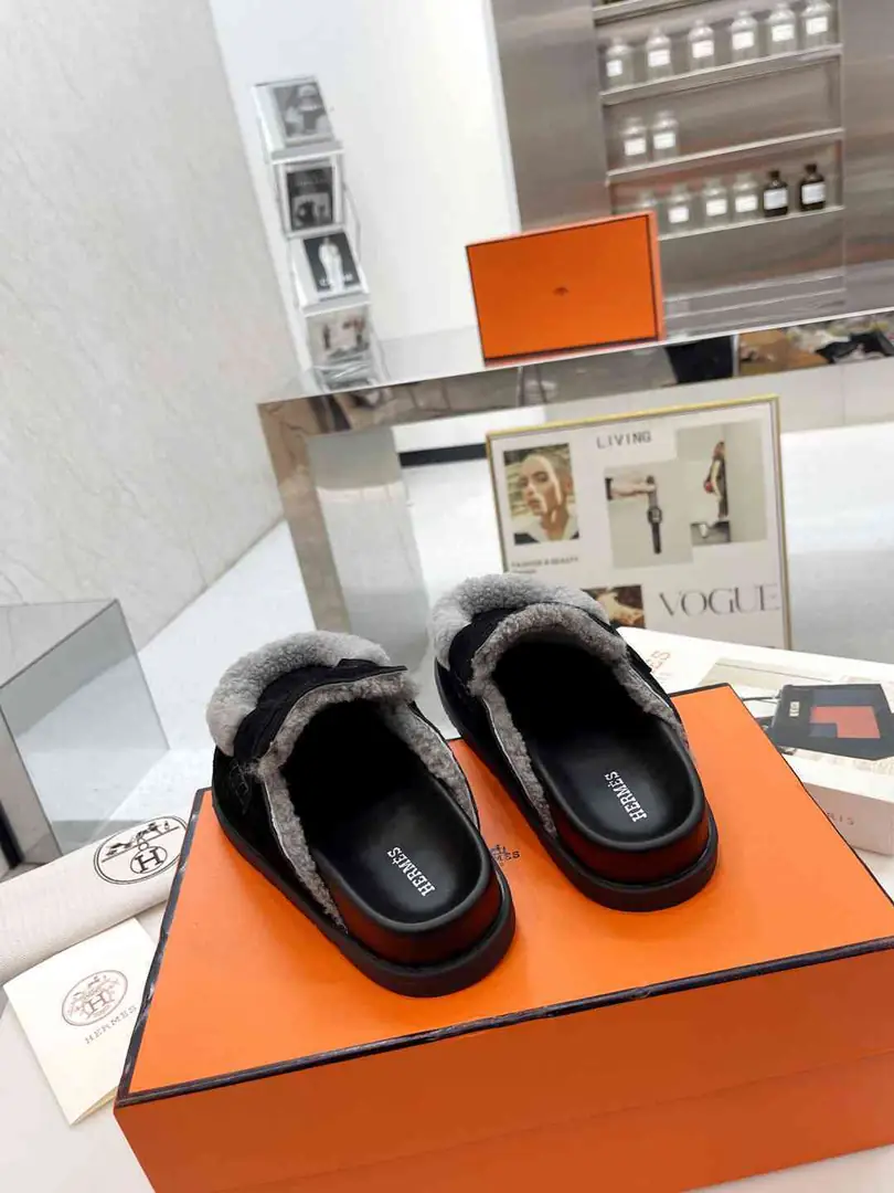 B8198240  爱马仕✨ 勃肯毛毛半拖鞋   码数35-40 gallery