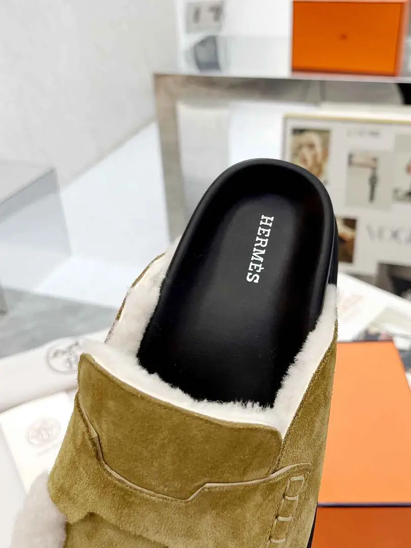 B8198240  爱马仕✨ 勃肯毛毛半拖鞋   码数35-40 gallery