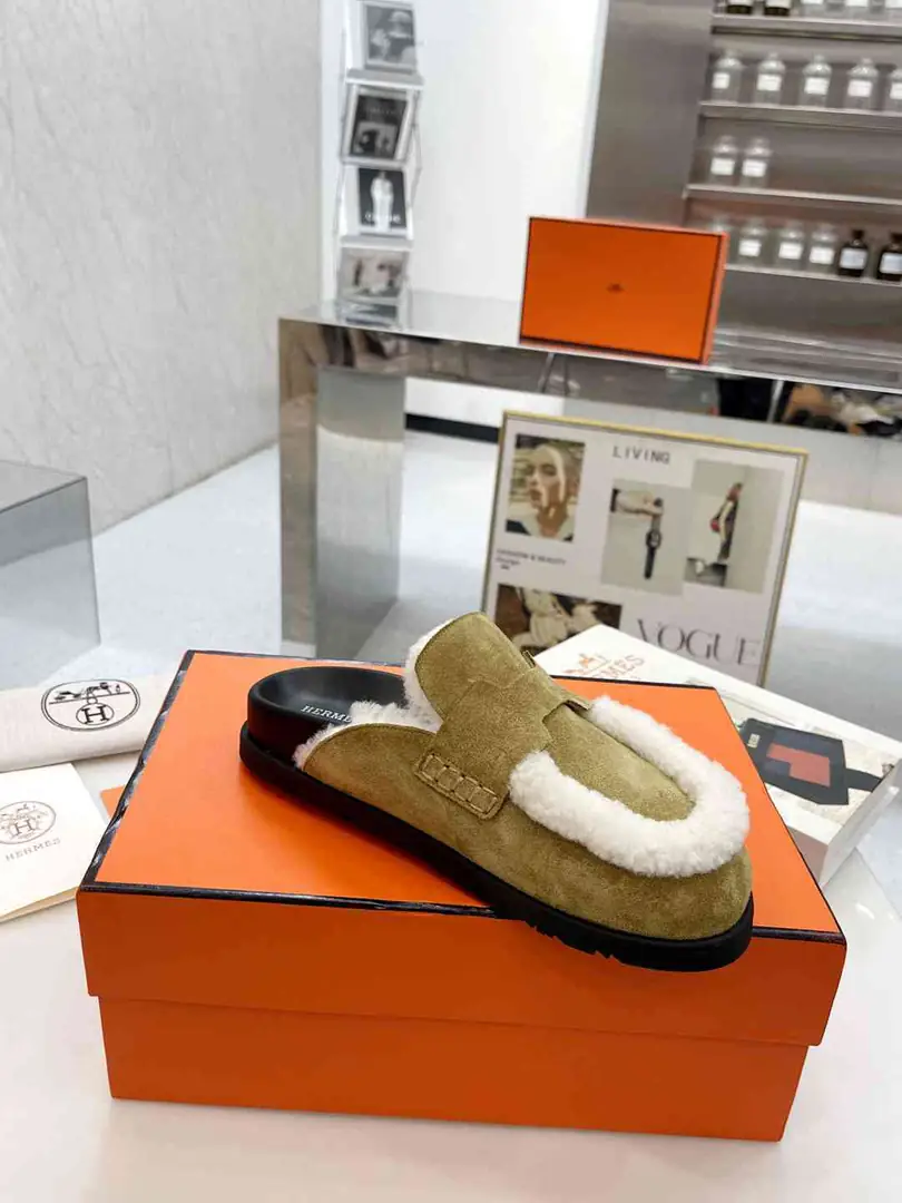B8198240  爱马仕✨ 勃肯毛毛半拖鞋   码数35-40 gallery