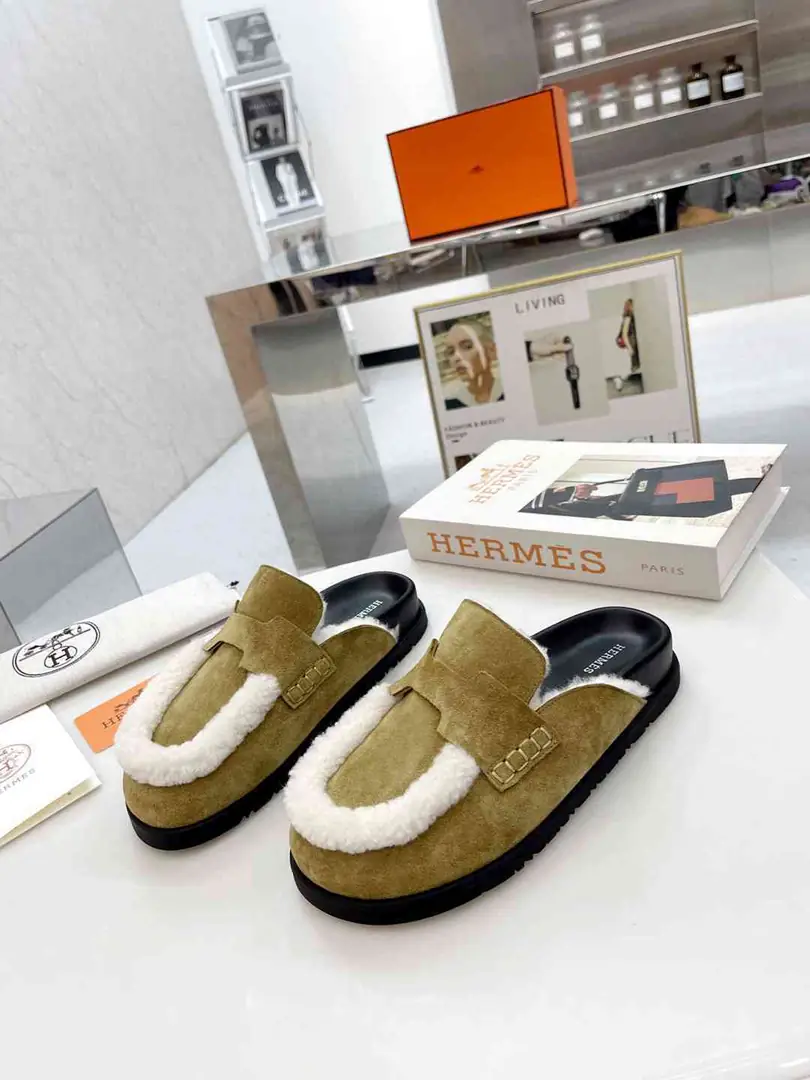 B8198240  爱马仕✨ 勃肯毛毛半拖鞋   码数35-40 gallery