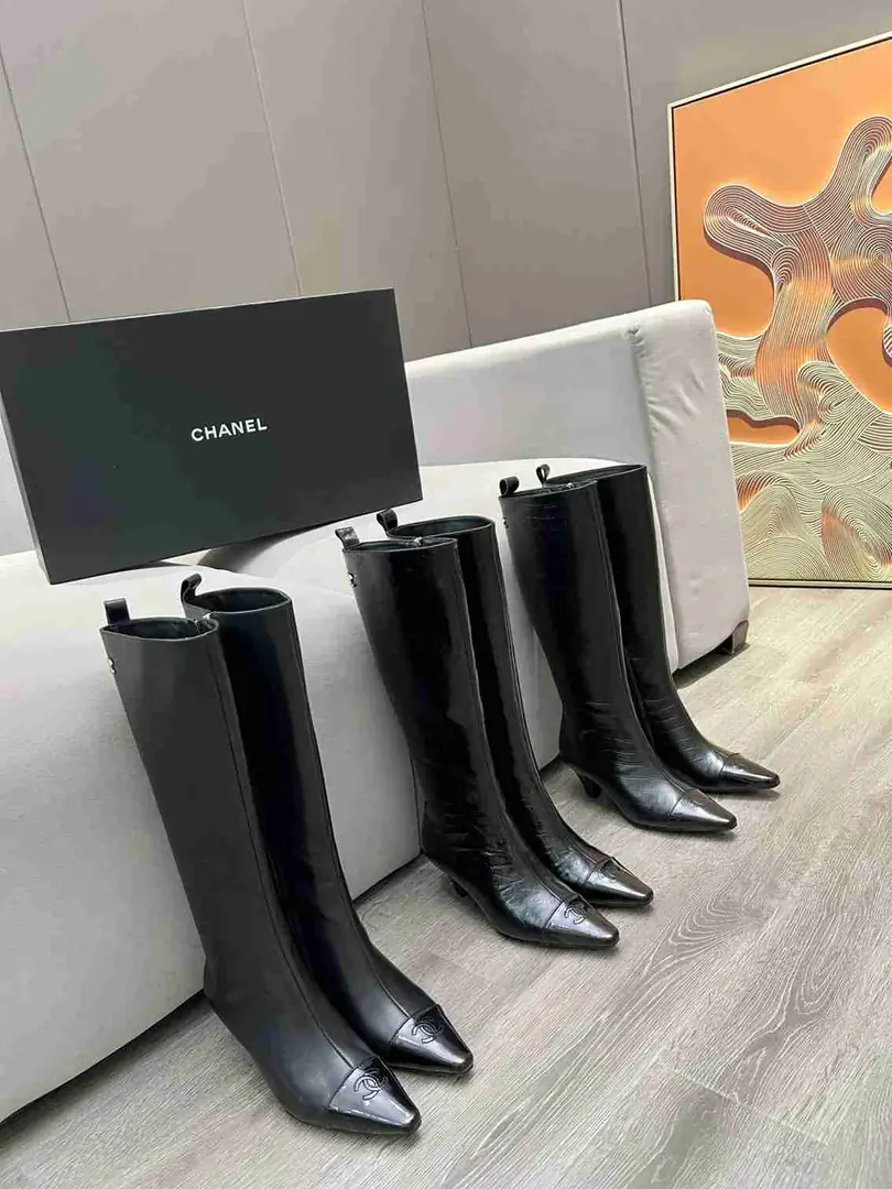 Chanel/香奈儿 双C尖头时尚靴 gallery