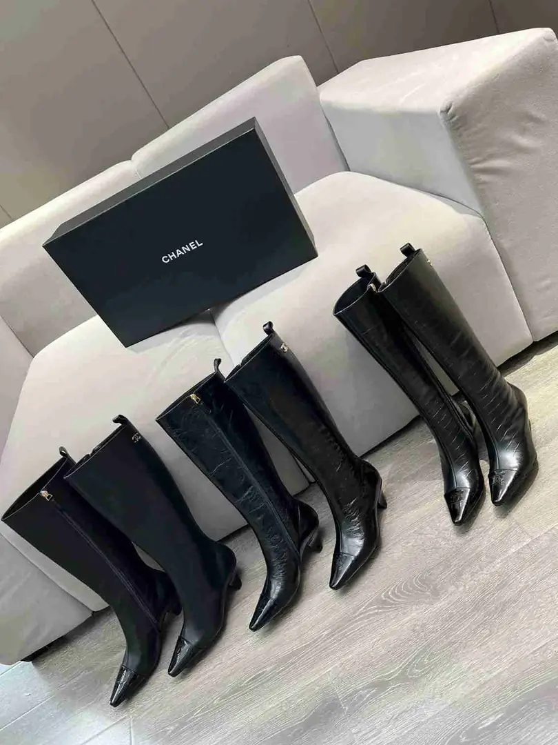 Chanel/香奈儿 双C尖头时尚靴 gallery