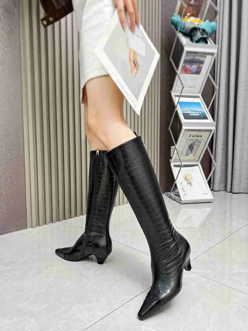 Chanel/香奈儿 双C尖头时尚靴 gallery