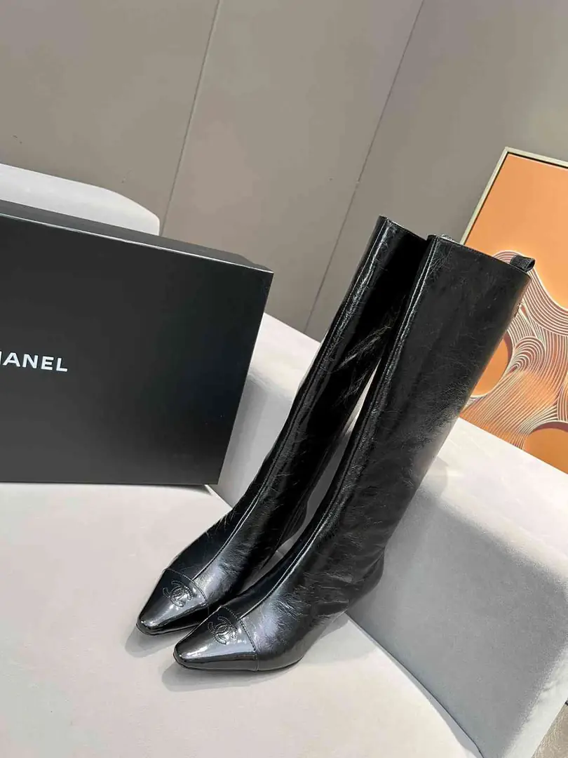 Chanel/香奈儿 双C尖头时尚靴 gallery