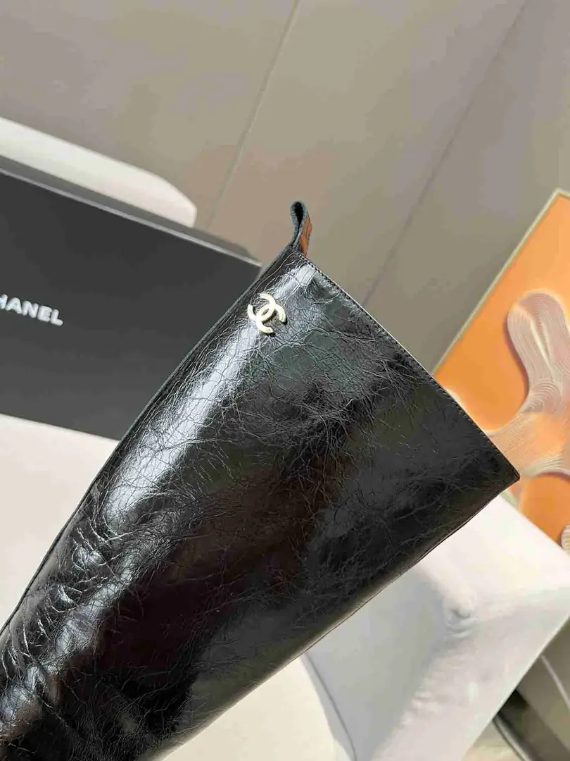 Chanel/香奈儿 双C尖头时尚靴 gallery