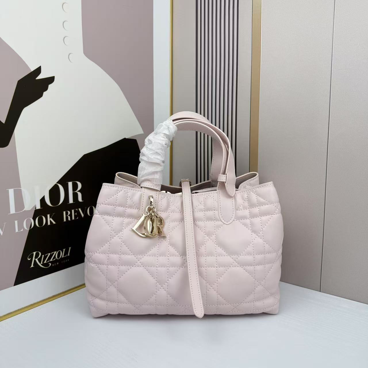 D520中号//28.5CM*19CM*21CM gallery