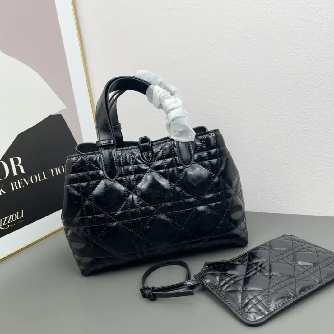 D520中号//28.5CM*19CM*21CM gallery