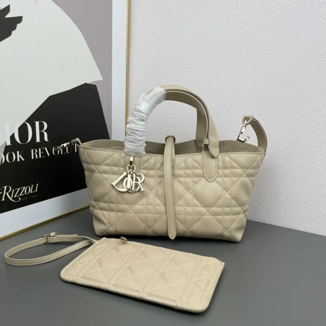 D520中号//28.5CM*19CM*21CM gallery