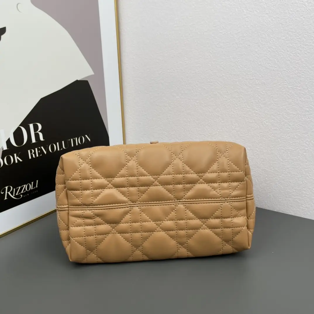 D520中号//28.5CM*19CM*21CM gallery