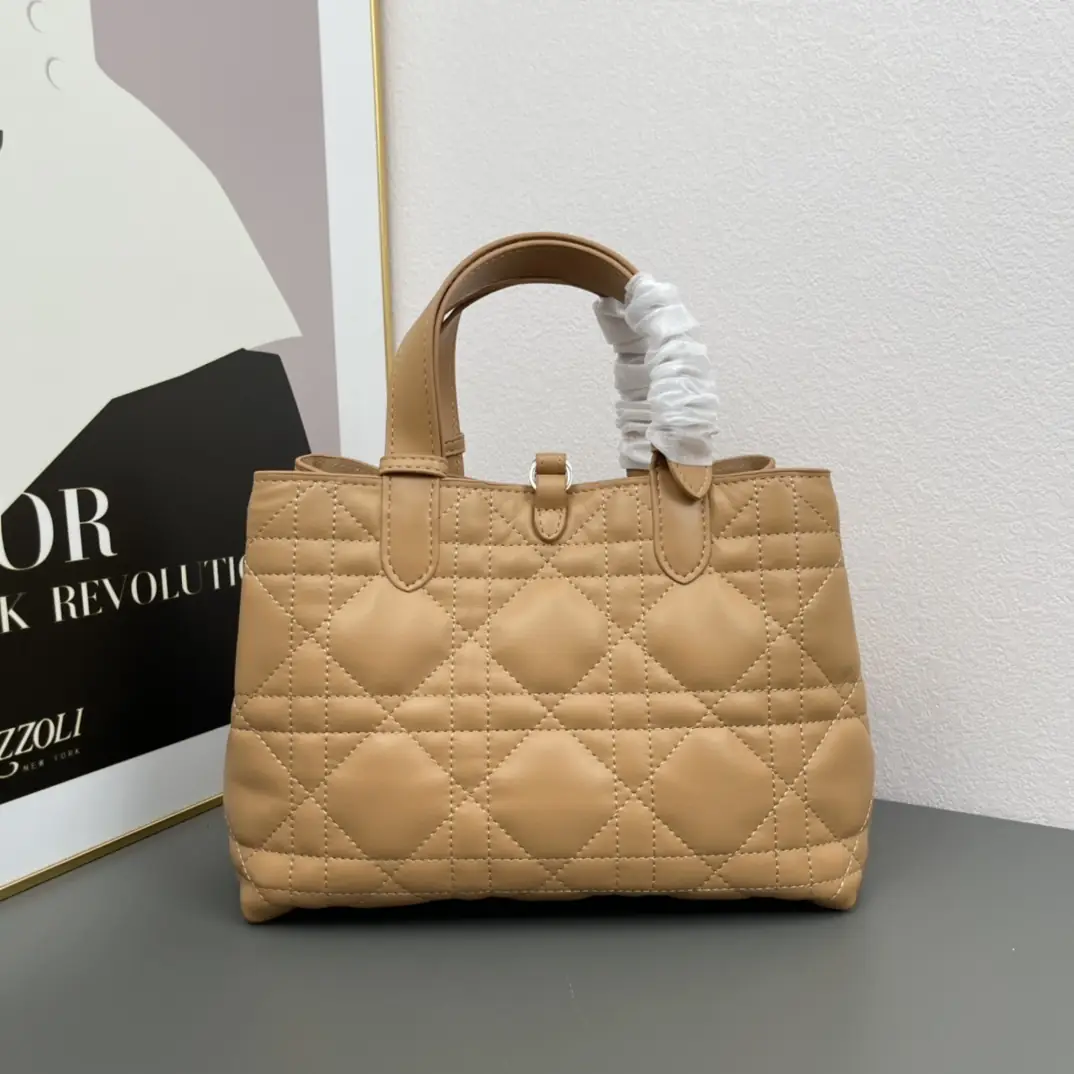 D520中号//28.5CM*19CM*21CM gallery