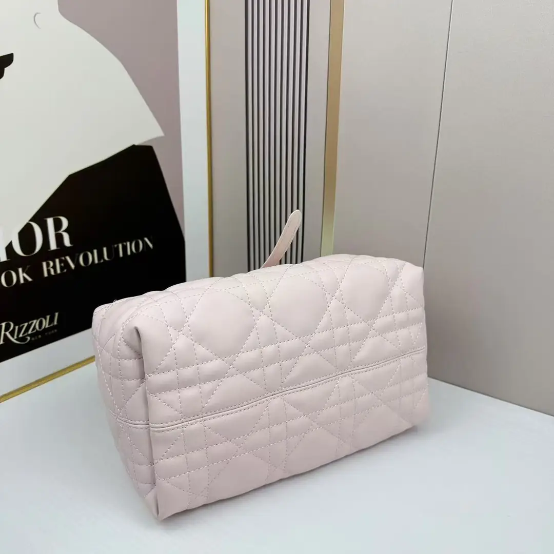 D520中号//28.5CM*19CM*21CM gallery