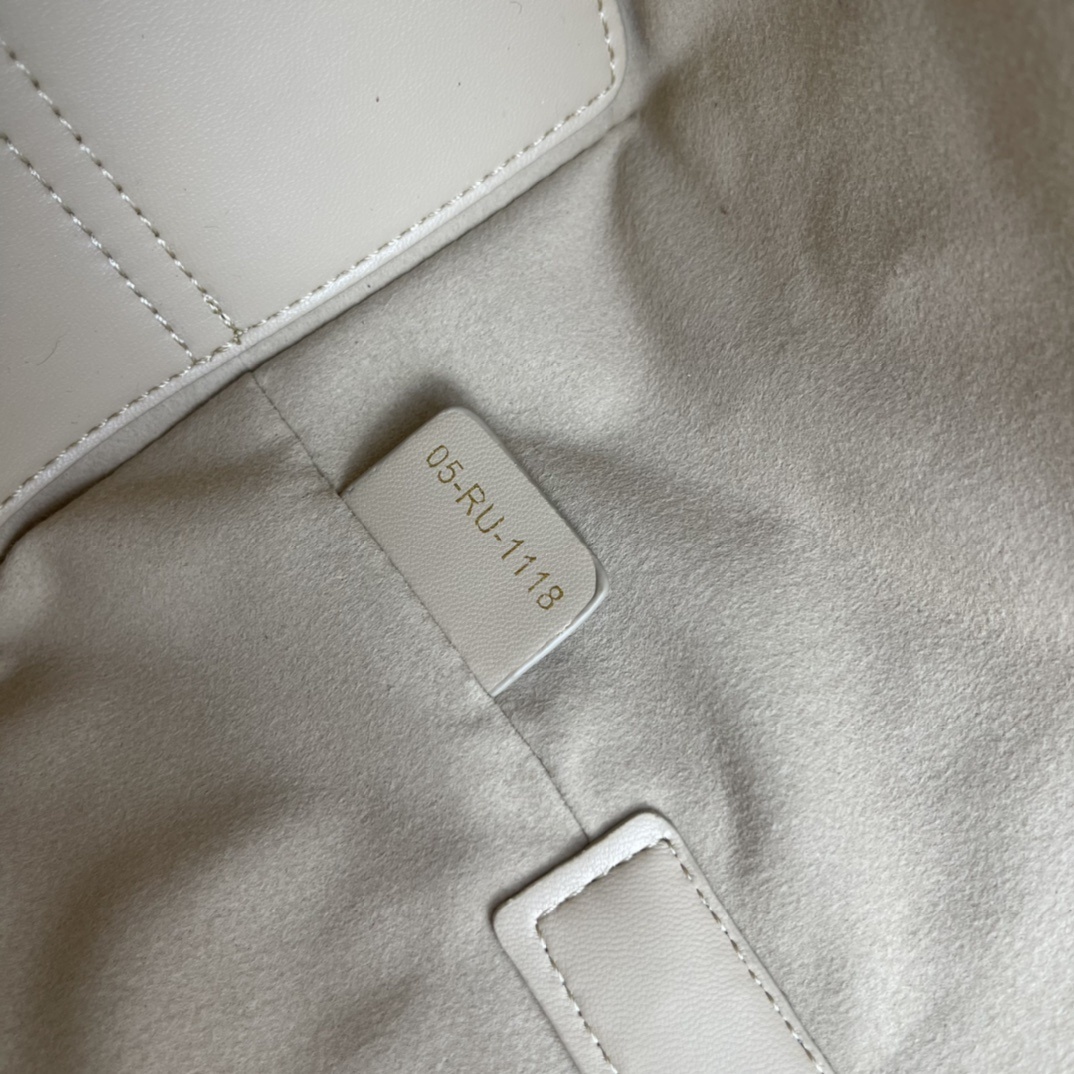 D520中号//28.5CM*19CM*21CM gallery