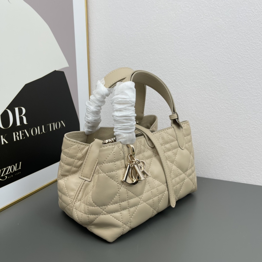 D520中号//28.5CM*19CM*21CM gallery