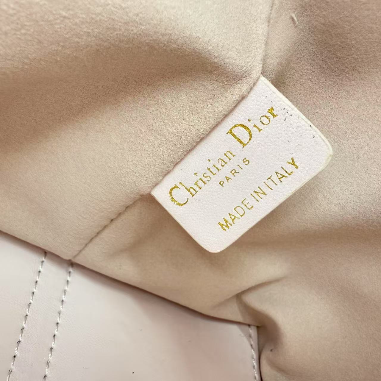 D520中号//28.5CM*19CM*21CM gallery