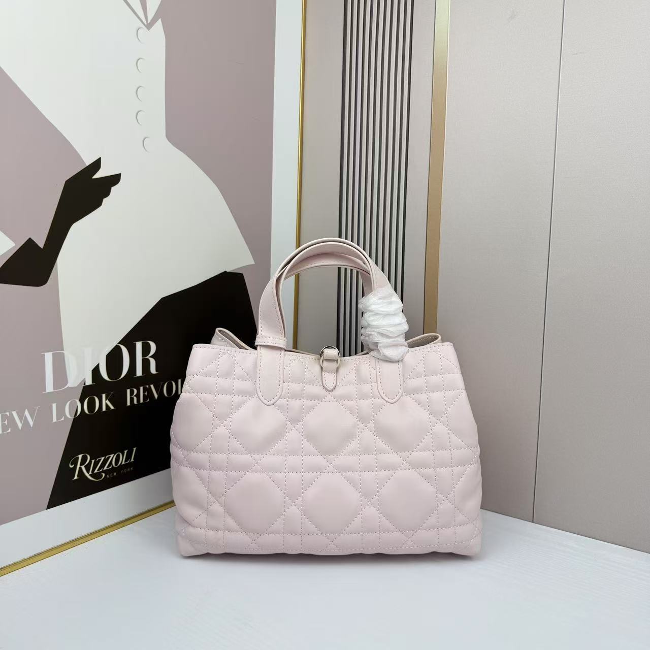 D520中号//28.5CM*19CM*21CM gallery