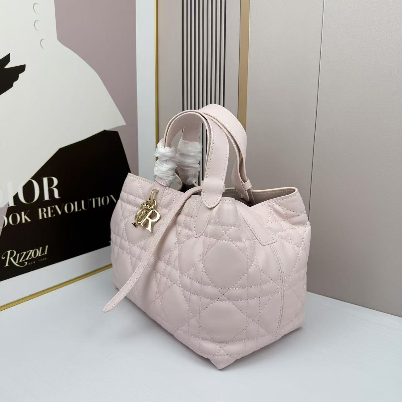 D520中号//28.5CM*19CM*21CM gallery