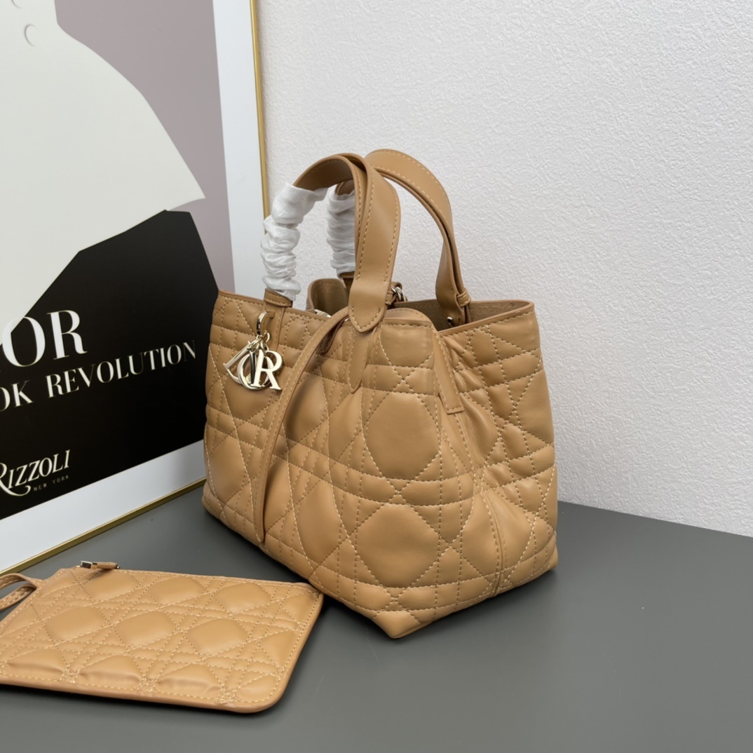 D520中号//28.5CM*19CM*21CM gallery