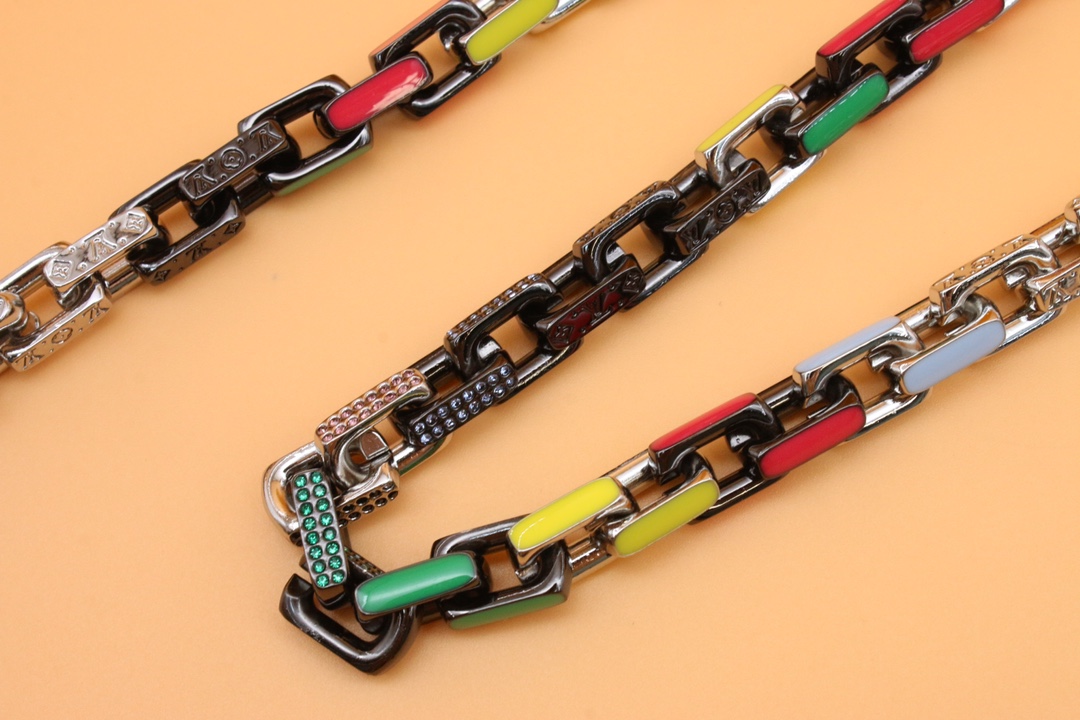 L024  necklace gallery