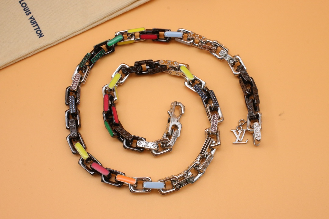 L024  necklace gallery