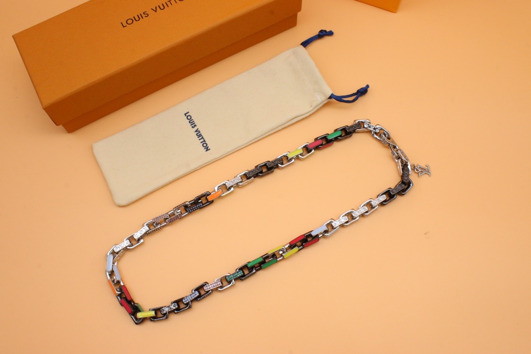 L024  necklace gallery