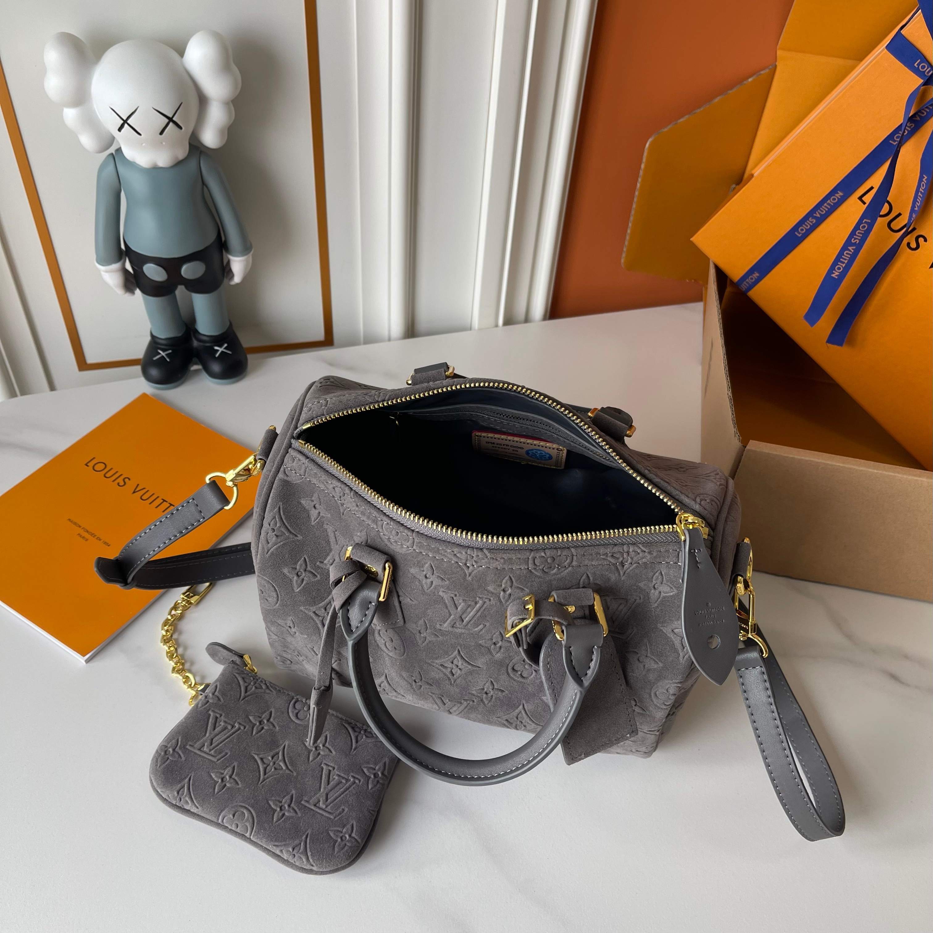 M15225/M15223/M15224/M17281鹿皮绒//25CM*15CM*15CM gallery