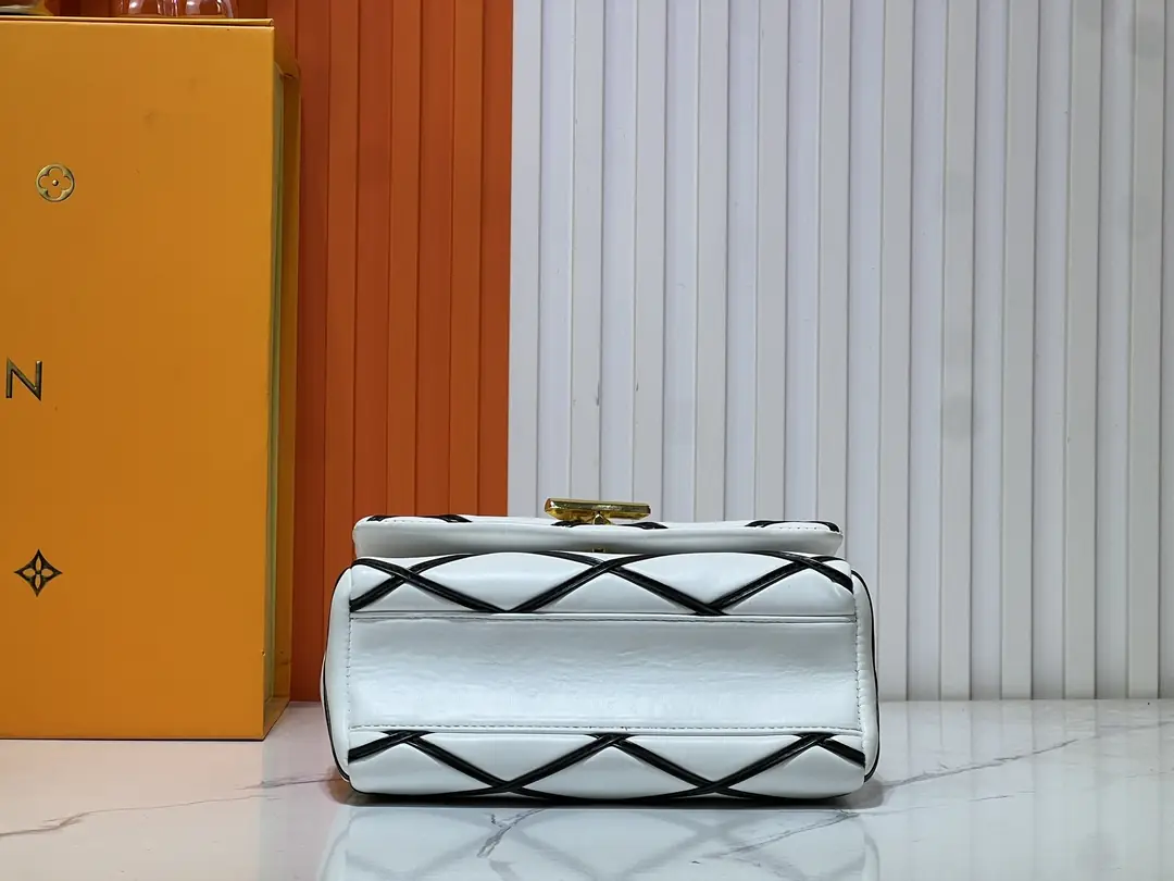 M23689/M22891/071/23CM*16CM*10CM gallery