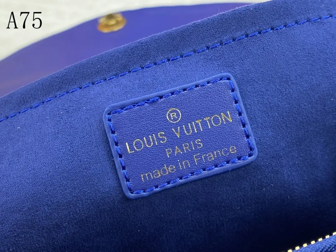 M58550 A75021 M58550灰 58664绿 58549玫红 58549黑 58552白色 尺寸：24x14x9cm gallery