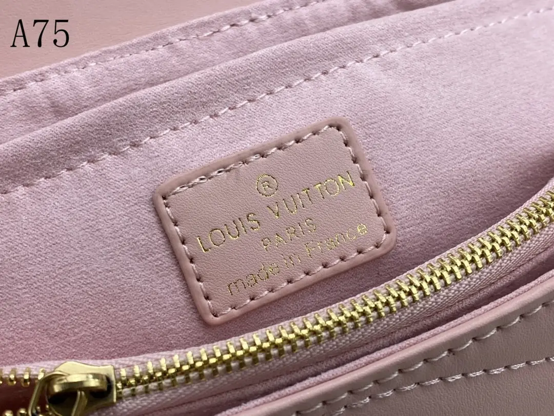 M58550 A75021 M58550灰 58664绿 58549玫红 58549黑 58552白色 尺寸：24x14x9cm gallery