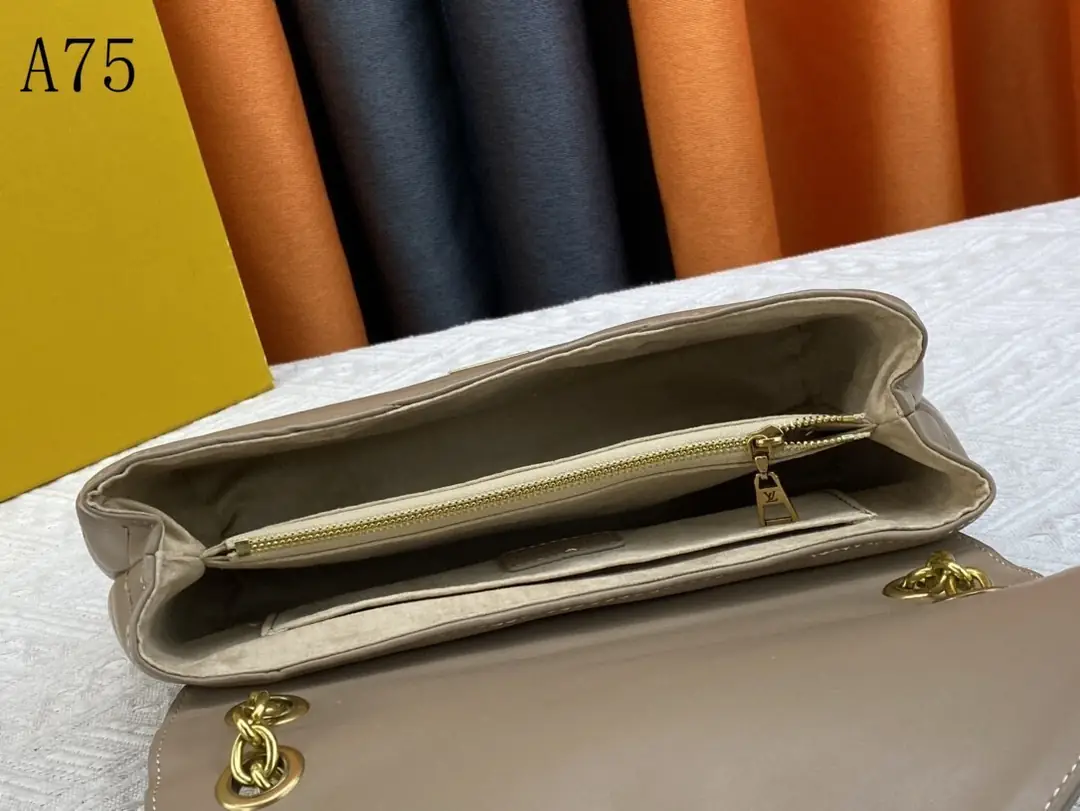 M58550 A75021 M58550灰 58664绿 58549玫红 58549黑 58552白色 尺寸：24x14x9cm gallery