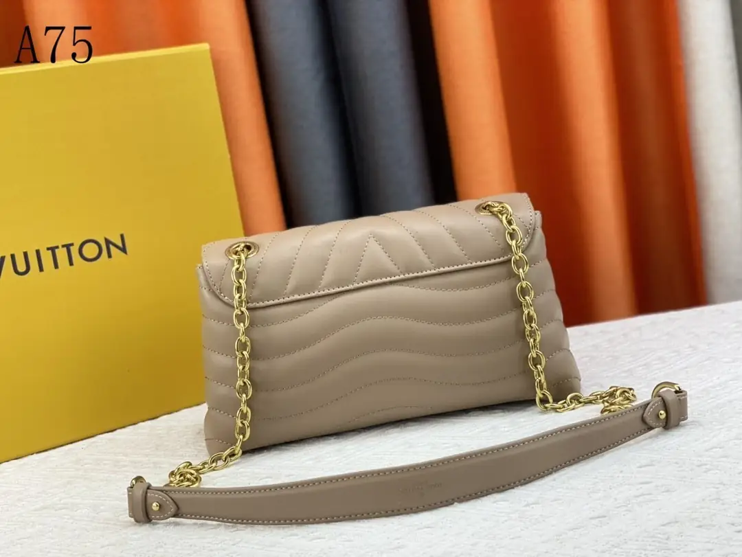 M58550 A75021 M58550灰 58664绿 58549玫红 58549黑 58552白色 尺寸：24x14x9cm gallery