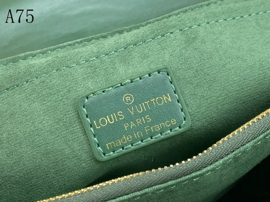 M58550 A75021 M58550灰 58664绿 58549玫红 58549黑 58552白色 尺寸：24x14x9cm gallery