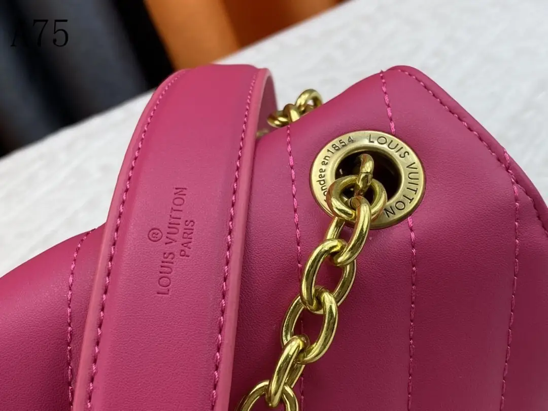 M58550 A75021 M58550灰 58664绿 58549玫红 58549黑 58552白色 尺寸：24x14x9cm gallery