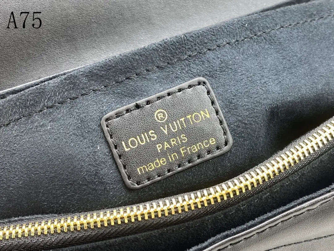 M58550 A75021 M58550灰 58664绿 58549玫红 58549黑 58552白色 尺寸：24x14x9cm gallery