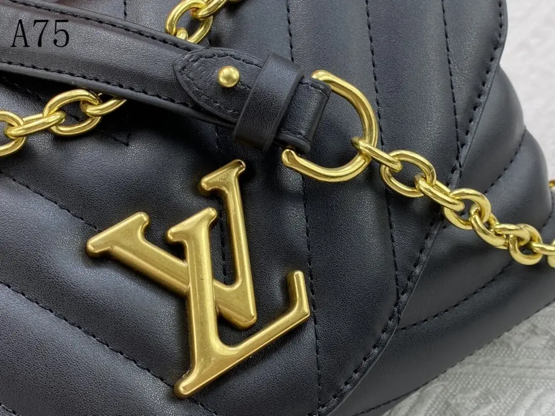 M58550 A75021 M58550灰 58664绿 58549玫红 58549黑 58552白色 尺寸：24x14x9cm gallery