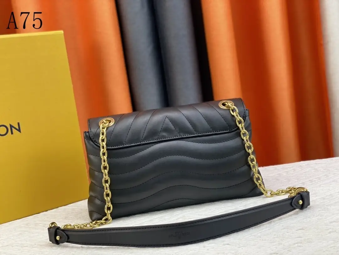 M58550 A75021 M58550灰 58664绿 58549玫红 58549黑 58552白色 尺寸：24x14x9cm gallery