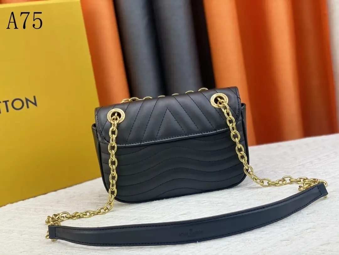 M58550 A75021 M58550灰 58664绿 58549玫红 58549黑 58552白色 尺寸：24x14x9cm gallery