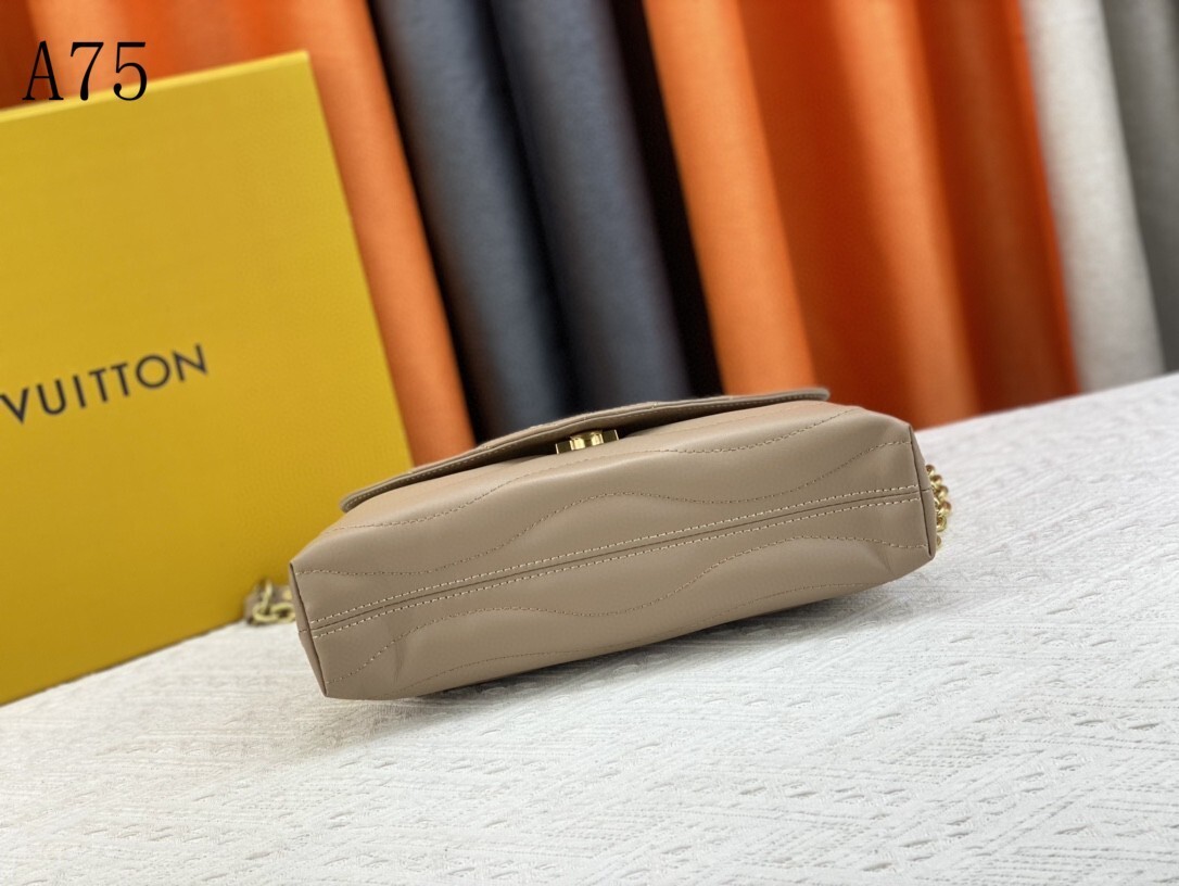 M58550 A75021 M58550灰 58664绿 58549玫红 58549黑 58552白色 尺寸：24x14x9cm gallery