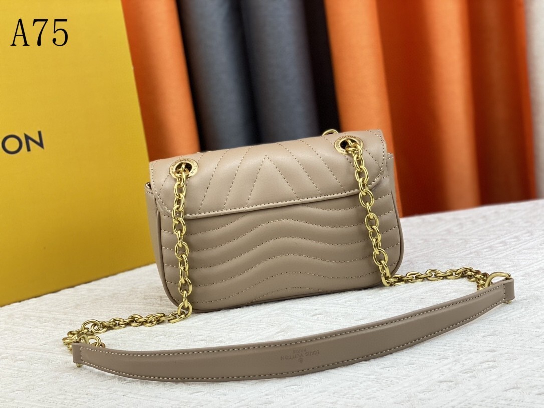 M58550 A75021 M58550灰 58664绿 58549玫红 58549黑 58552白色 尺寸：24x14x9cm gallery