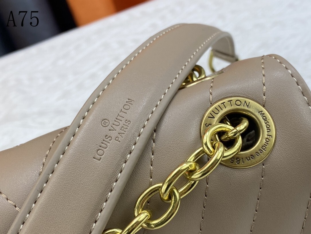 M58550 A75021 M58550灰 58664绿 58549玫红 58549黑 58552白色 尺寸：24x14x9cm gallery