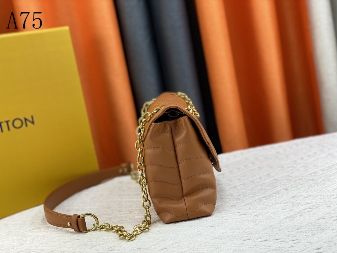 M58550 A75021 M58550灰 58664绿 58549玫红 58549黑 58552白色 尺寸：24x14x9cm gallery