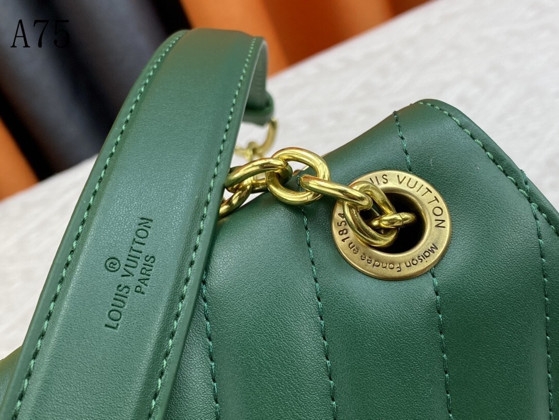 M58550 A75021 M58550灰 58664绿 58549玫红 58549黑 58552白色 尺寸：24x14x9cm gallery