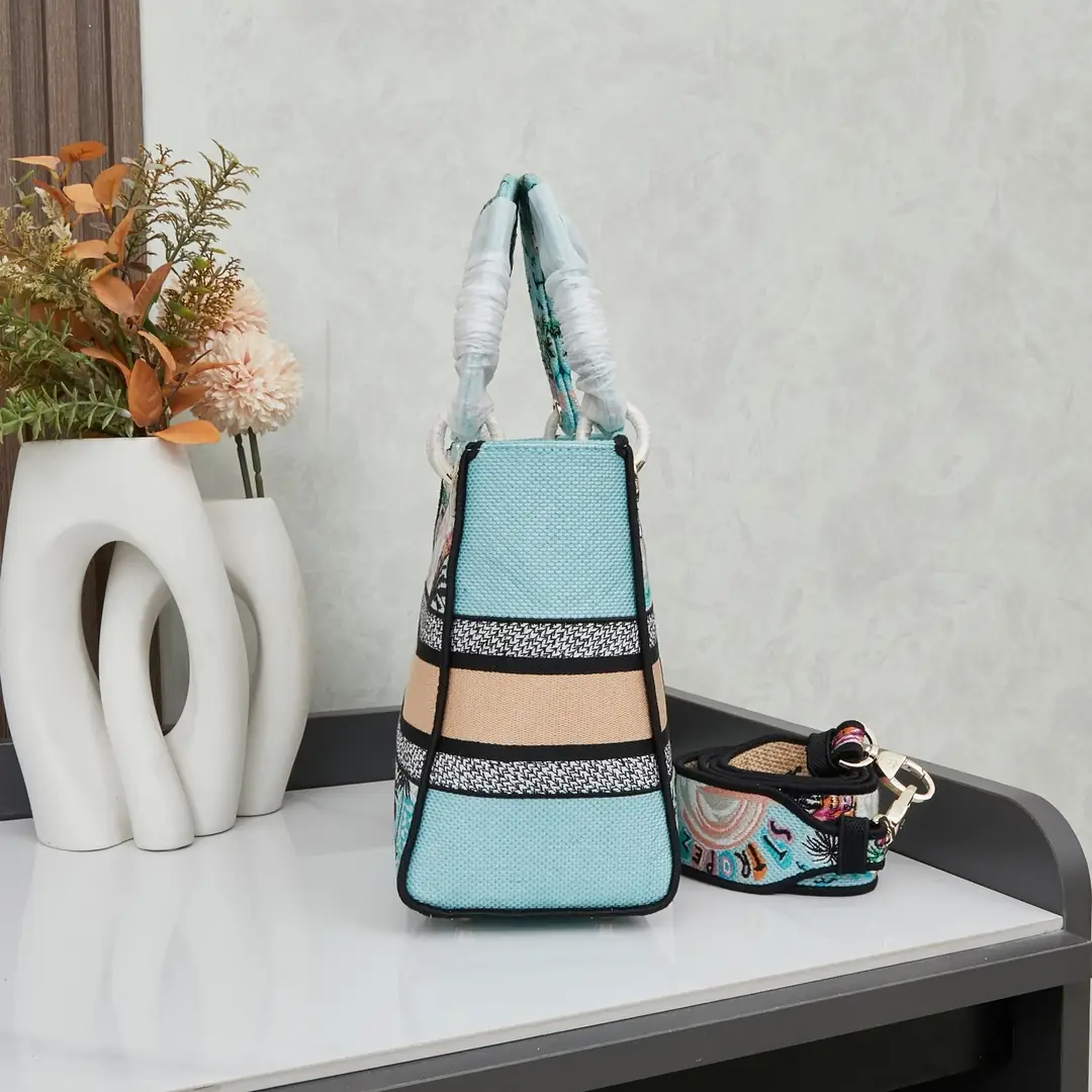 M8002/053/24X20X11CM gallery