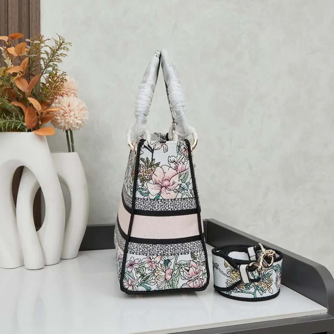 M8002/053/24X20X11CM gallery