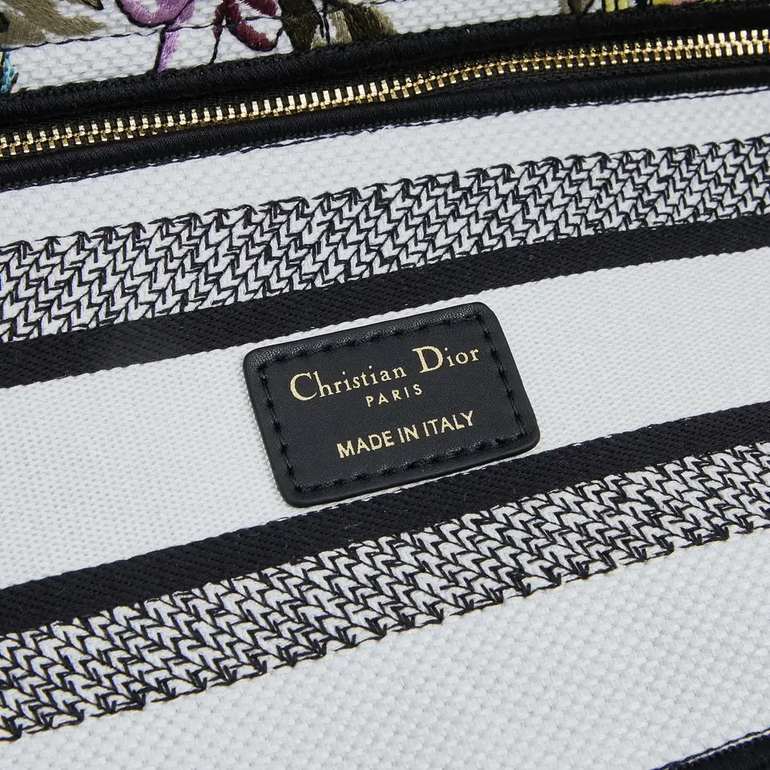 M8002/053/24X20X11CM gallery