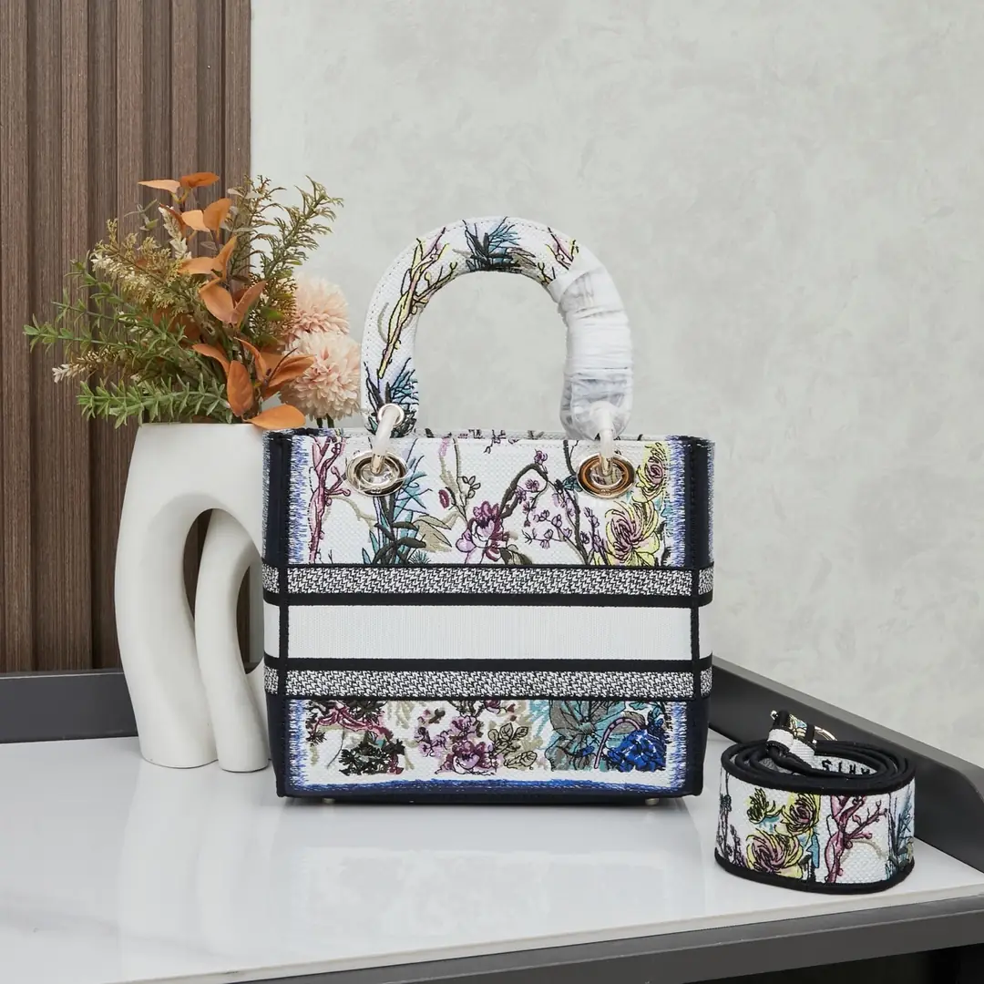 M8002/053/24X20X11CM gallery