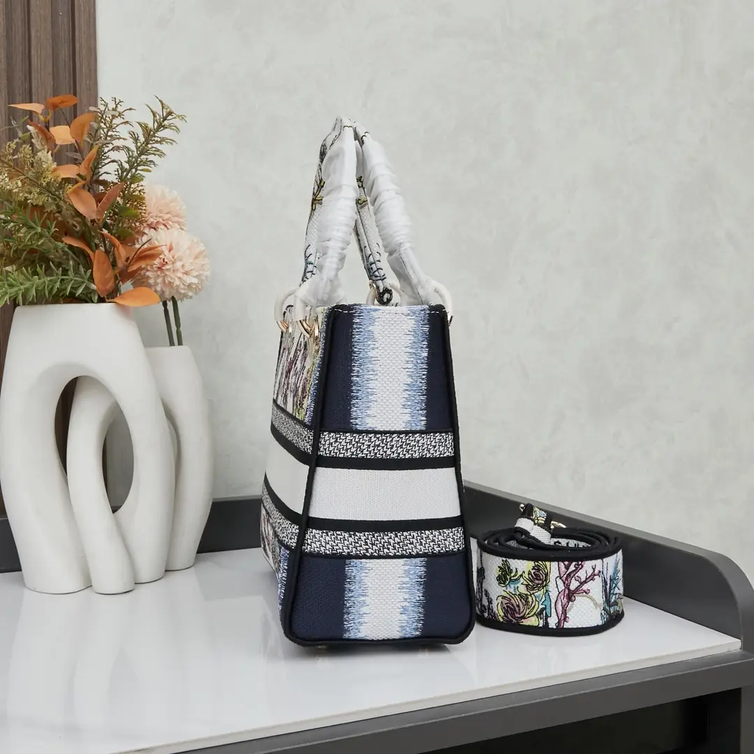 M8002/053/24X20X11CM gallery