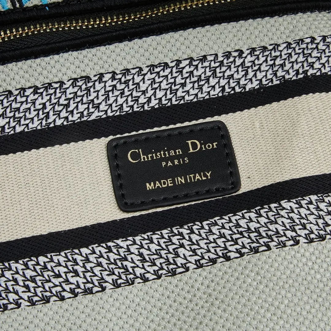 M8002/053/24X20X11CM gallery